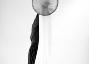 Kim jest ten człowiek, co tak broczy krwią? / What  bloody man is that?