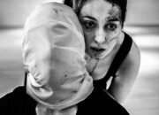 Kim jest ten człowiek, co tak broczy krwią? / What  bloody man is that?