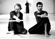 Kim jest ten człowiek, co tak broczy krwią? / What  bloody man is that?