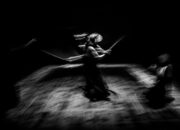 Kim jest ten człowiek, co tak broczy krwią? / What  Bloody Man Is That?